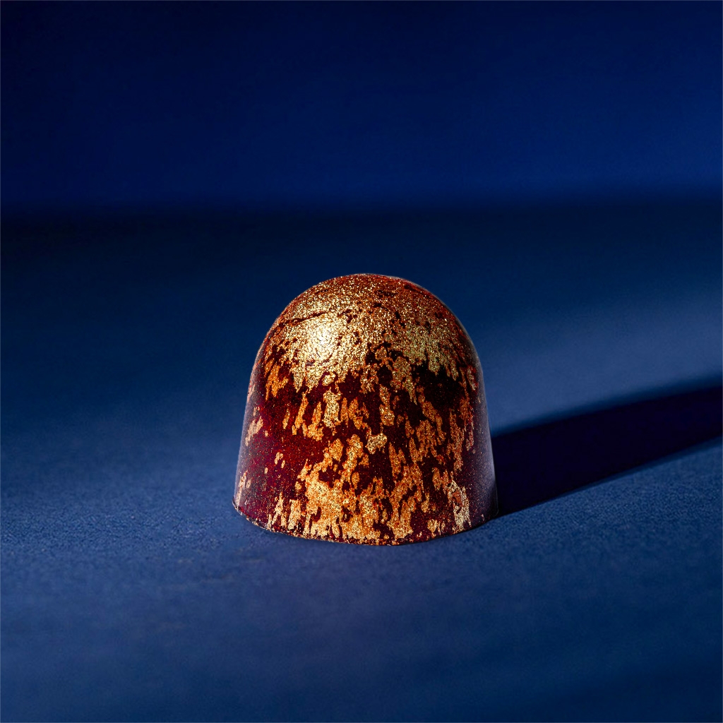 kategoria Praliny  i Makaroniki, produkt na obrazku to Pralina amaretto - 4 szt.